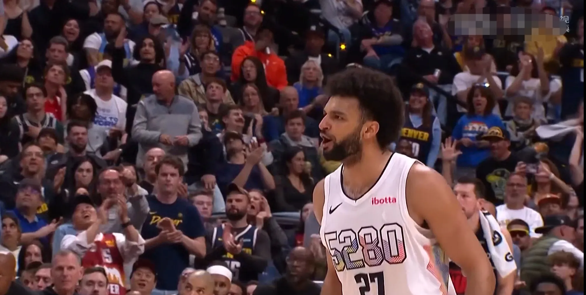 穆雷在快船比赛中势不可挡，高光表现引发热议！(nba穆雷26秒视频)